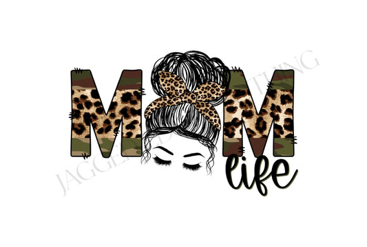 Mom Life logo